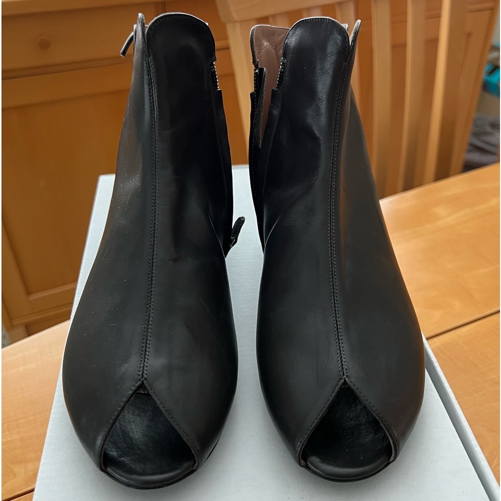 NWOB EMPORIO ARMANI  Women’s Peep-toe leather ankle Boots
